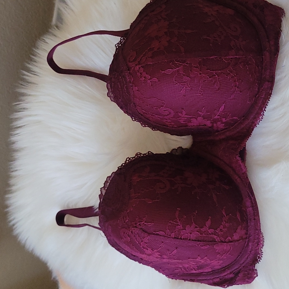 Victoria's Secret lace Angels bra 34DDD Maroon